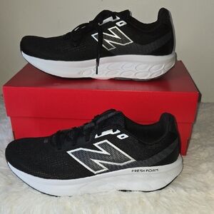 Men's New Balance Fresh Foam 520 v9 Running Shoe Sizes US 9.5